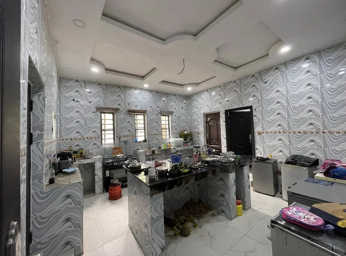 4bdrm Bungalow in Eneka for sale