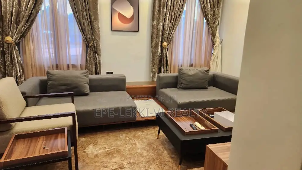Furnished 10bdrm Mansion in Ikeja GRA for sale