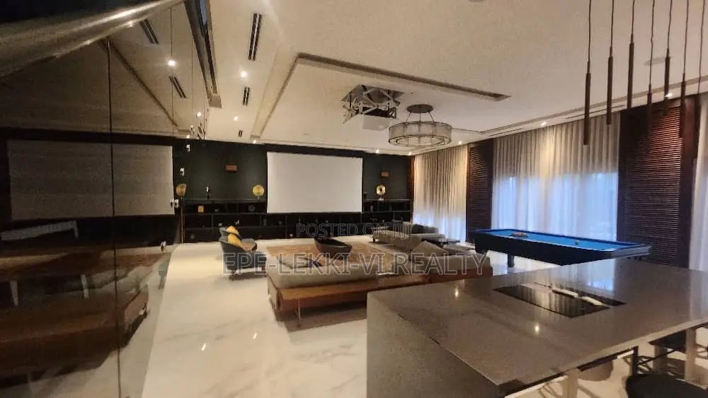 Furnished 10bdrm Mansion in Ikeja GRA for sale