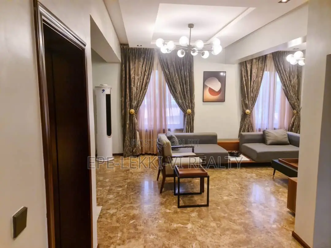 Furnished 10bdrm Mansion in Ikeja GRA for sale