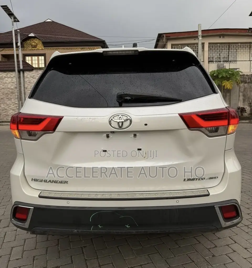 Toyota Highlander Limited Platinum 4x4 V6 (3.5L 6cyl 8A) 2017 Off white