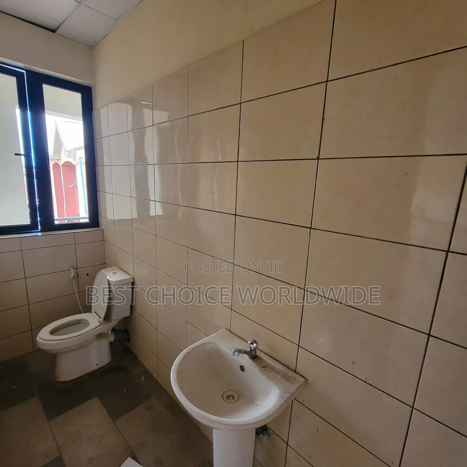 Large Space on Main Akobo Express