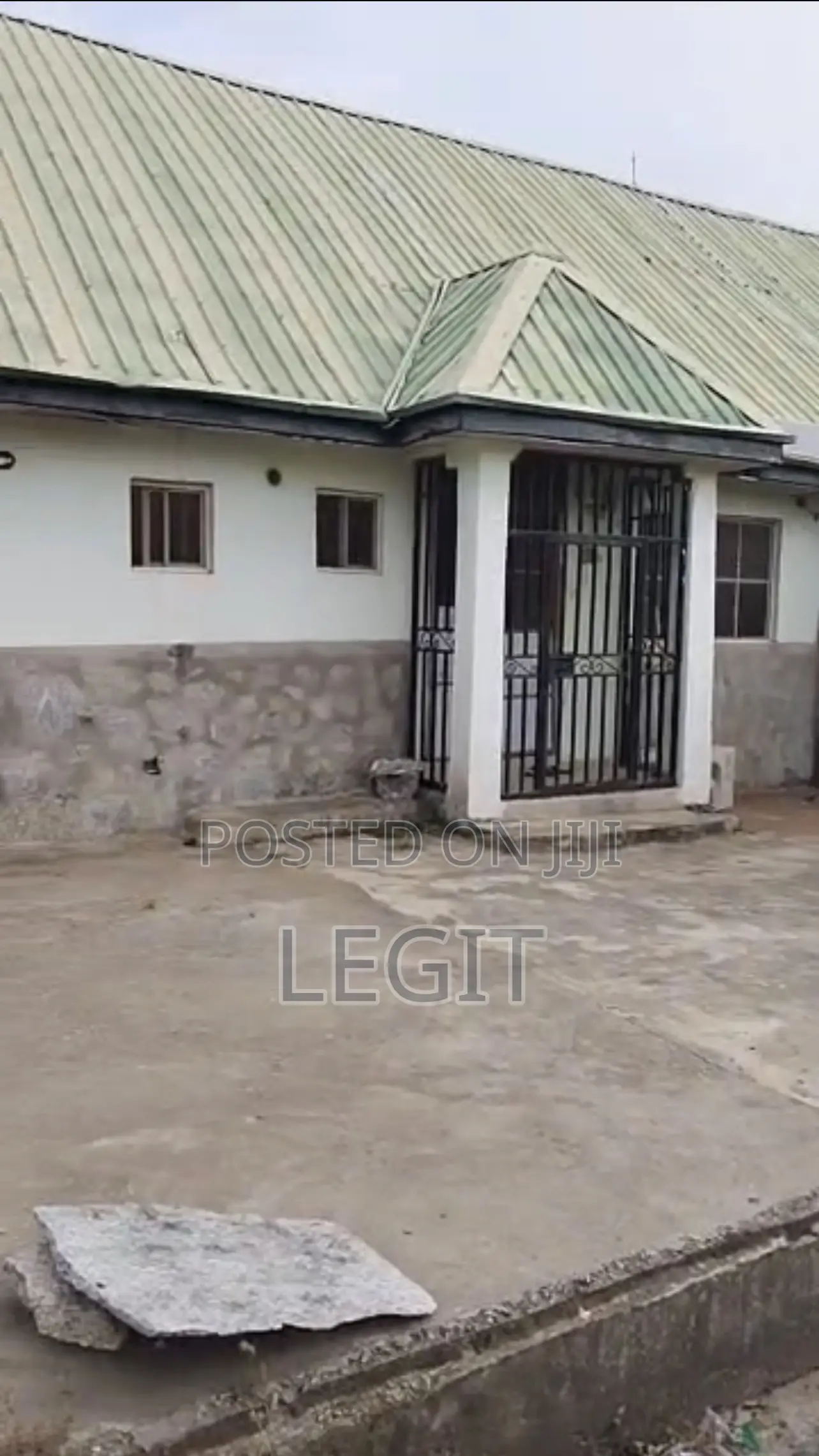 2bdrm Bungalow in Lugbe District for sale
