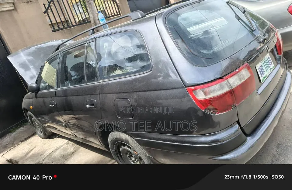 Toyota Carina 2.0 AWD Sedan 2001 Gray