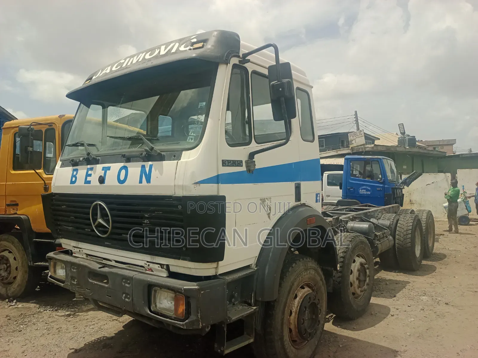 Mercedes Benz 3235 Truck (Cab and Chassis) 12 Tyres Tokunbo