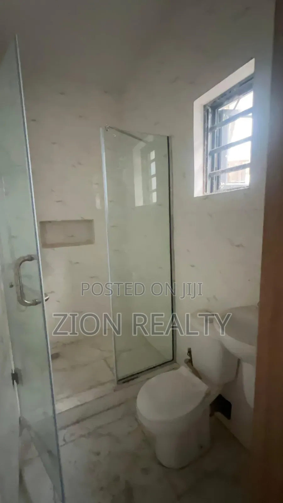 4bdrm Duplex in Agungi for rent