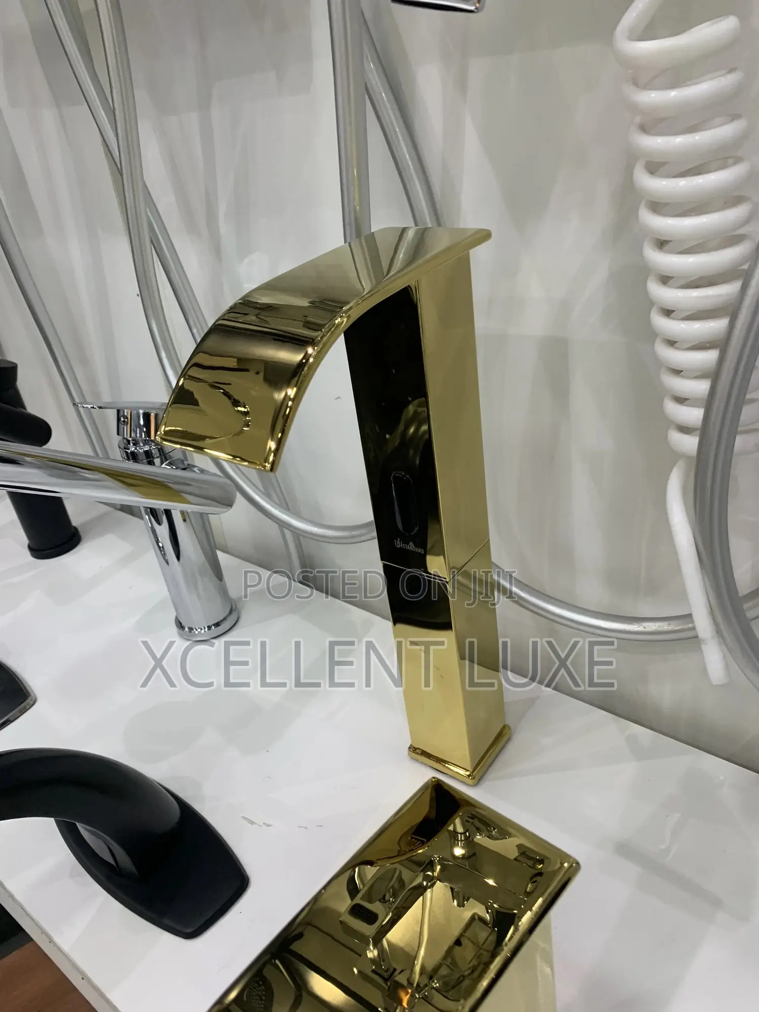 Gold Sensor Basin Tap Powered by Electric and Battery