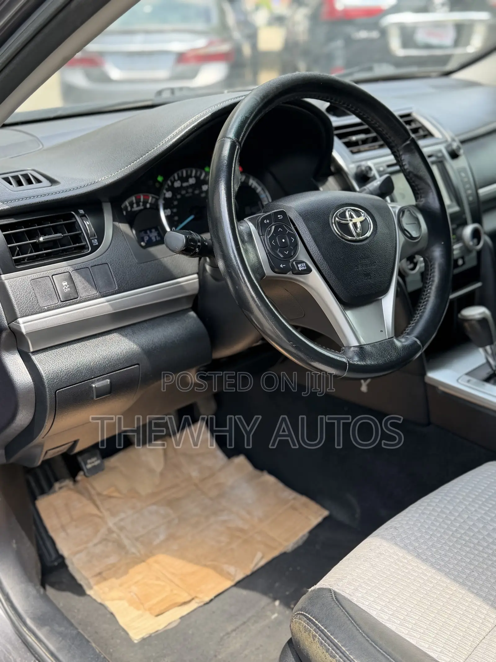 Toyota Camry SE Sport 4dr Sedan w/Prod. End 11/13 (2.5L 4cyl 6A) 2014