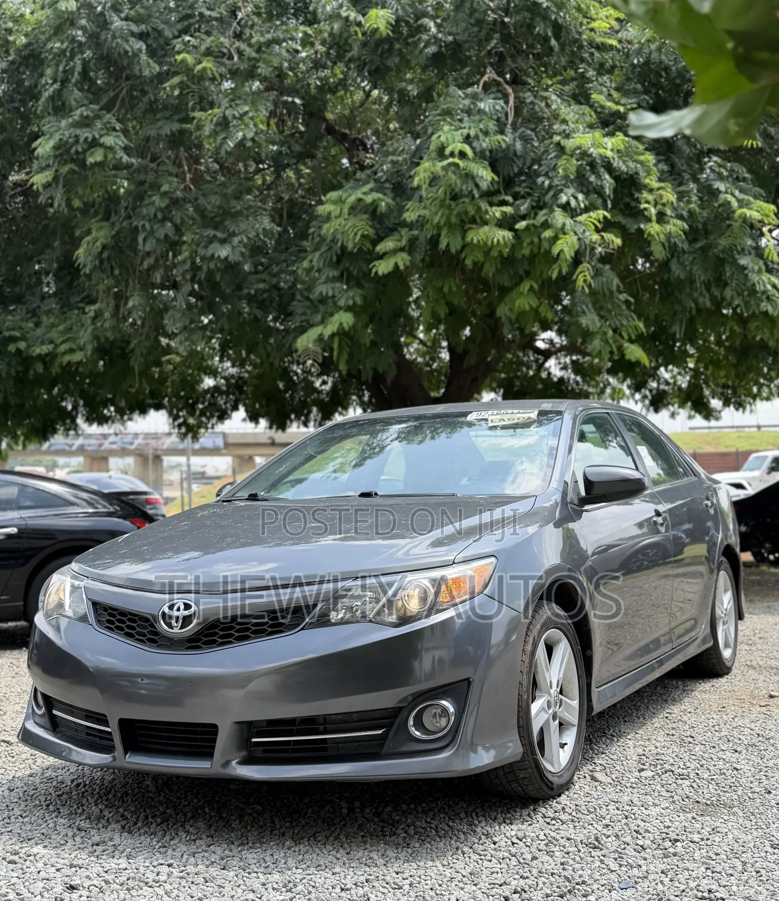 Toyota Camry SE Sport 4dr Sedan w/Prod. End 11/13 (2.5L 4cyl 6A) 2014