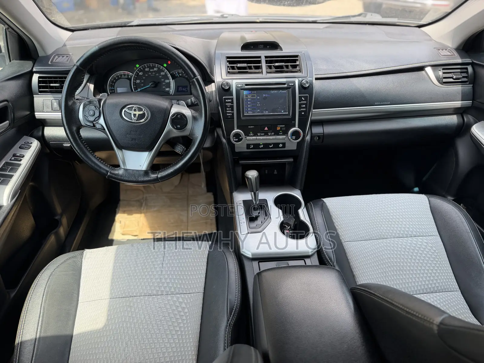 Toyota Camry SE Sport 4dr Sedan w/Prod. End 11/13 (2.5L 4cyl 6A) 2014