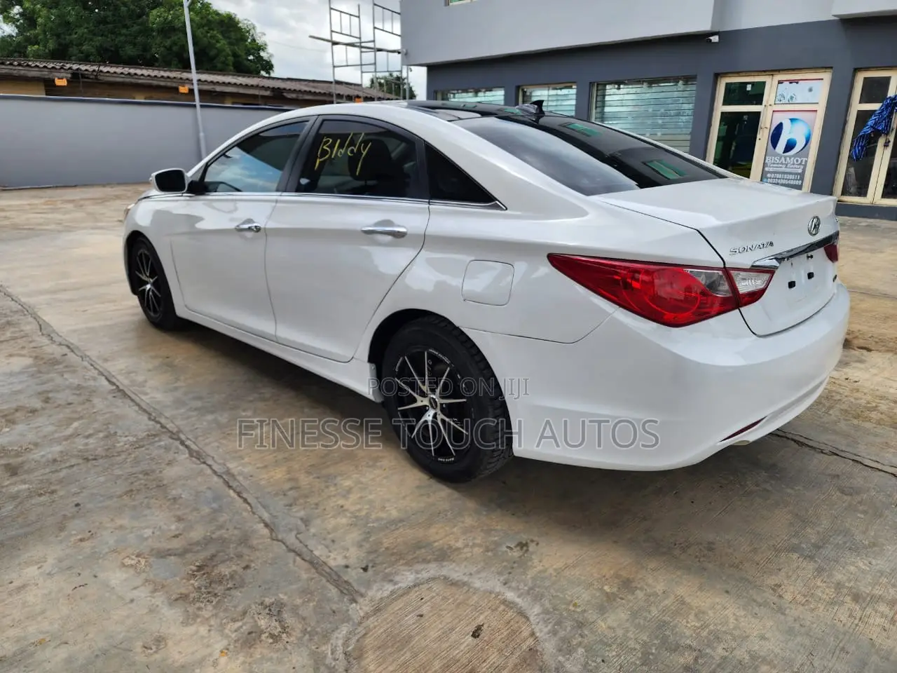 Hyundai Sonata Limited 2.0T Sedan (2.0L 4cyl 6A) 2012 White