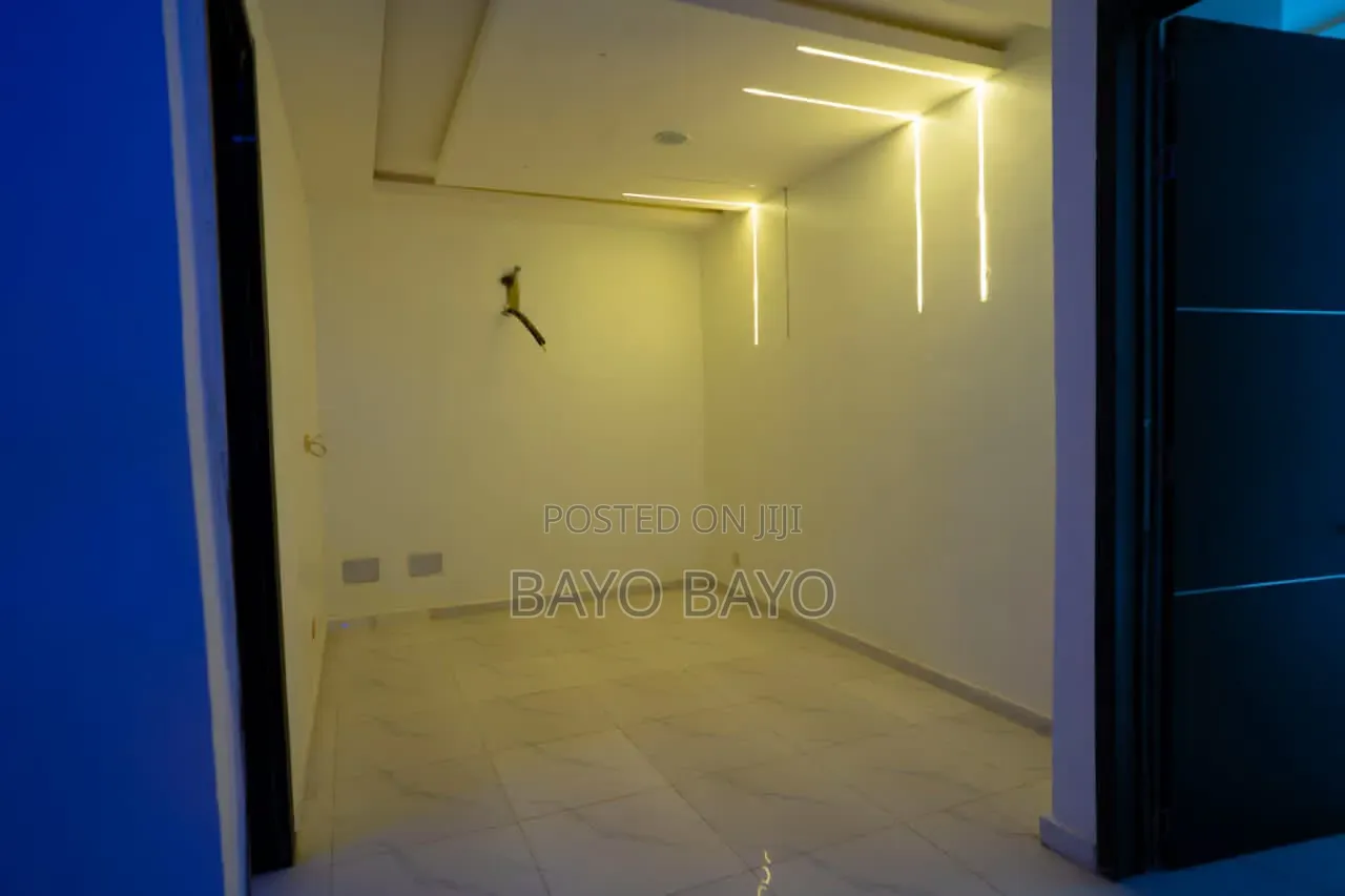 2bdrm Duplex in Orchid Hotel Road for sale