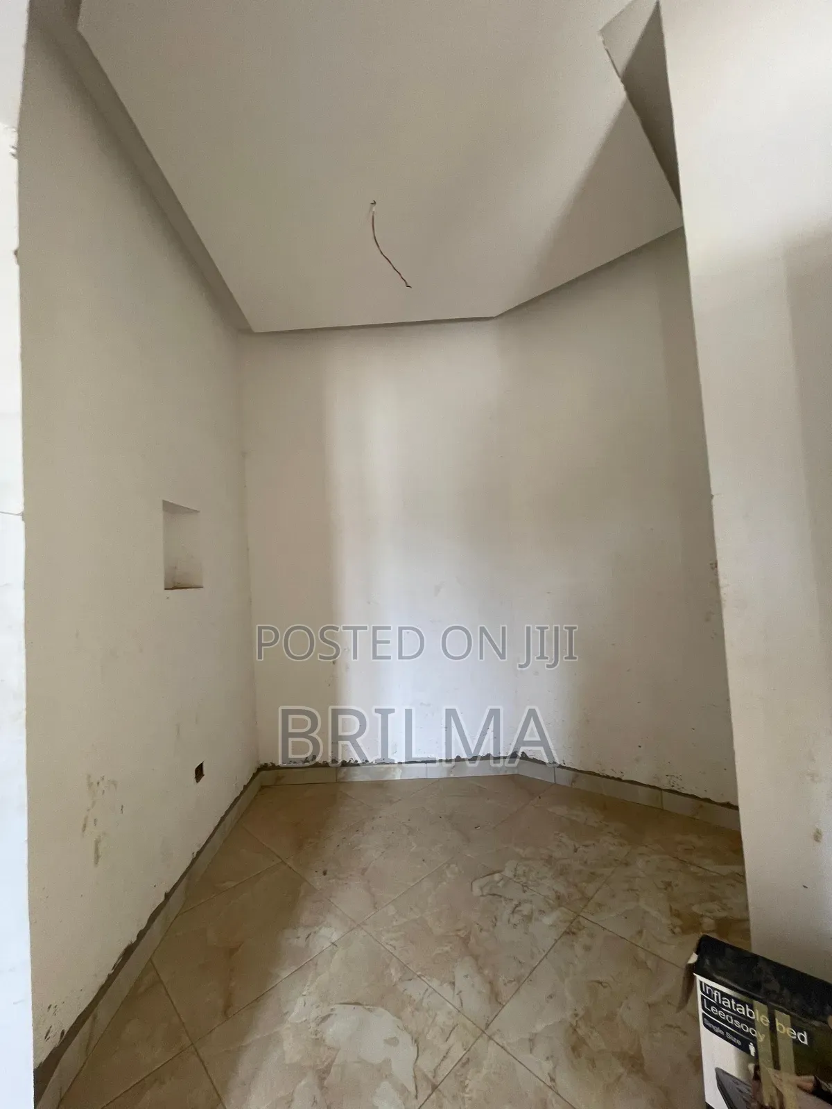 6bdrm Duplex in Jahi for sale