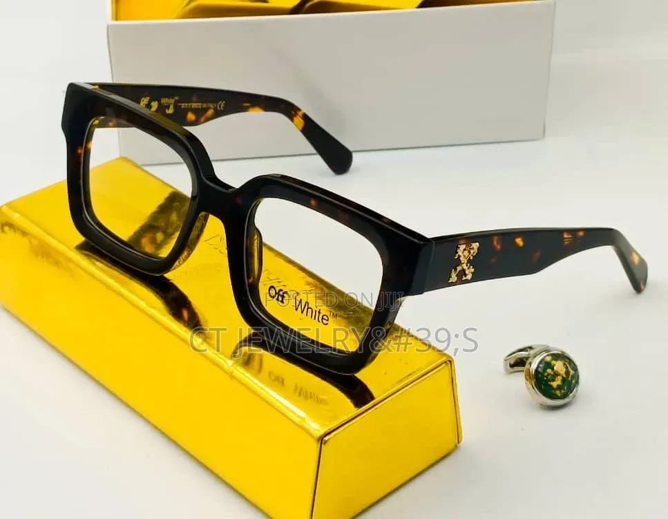 High Grade Thick Frame Transparent Lens Recommended