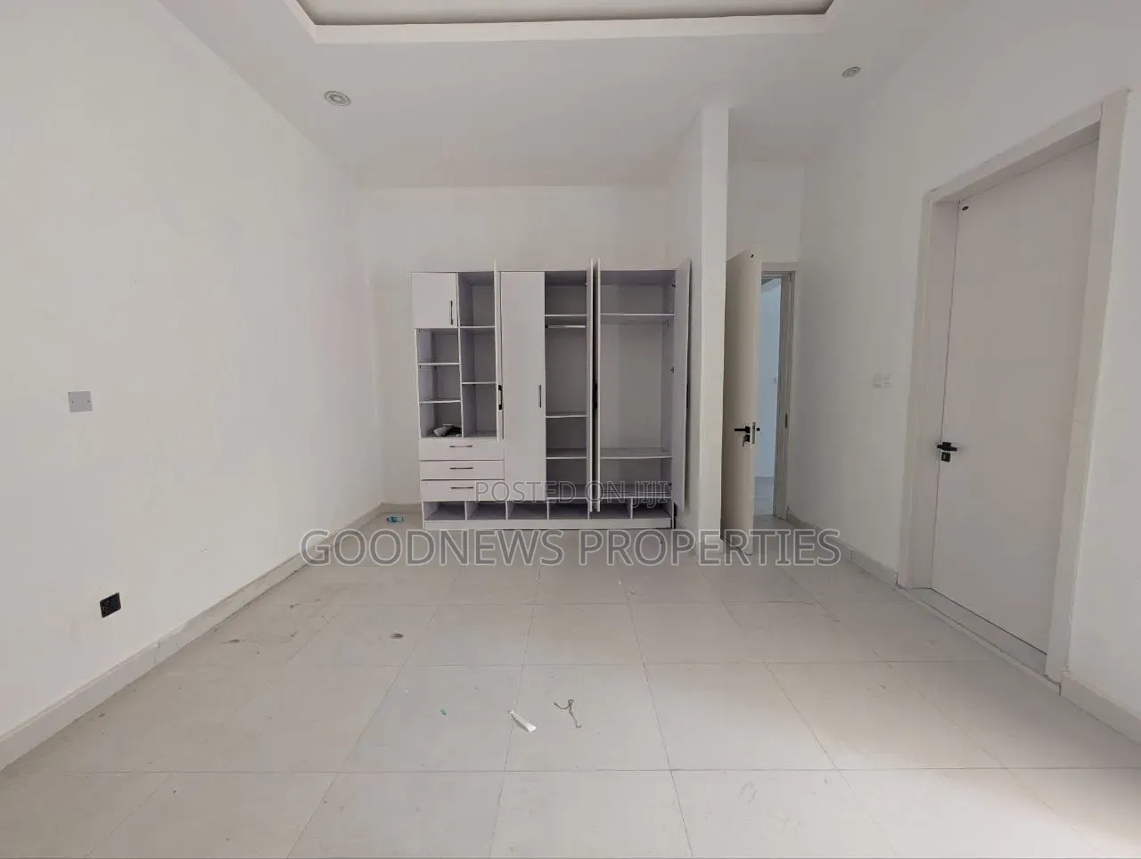 4bdrm Duplex in Happyland Estate,  for sale