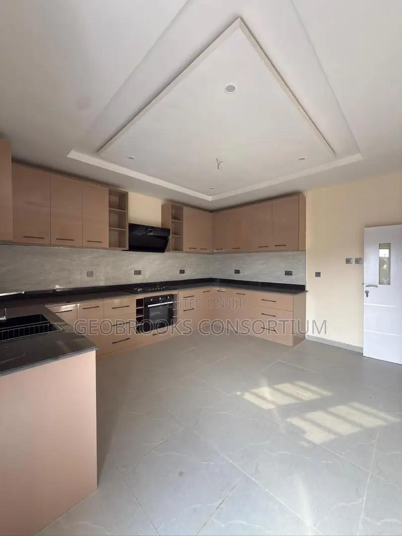 2bdrm Block of Flats in Bashorun Estate, Basorun for sale