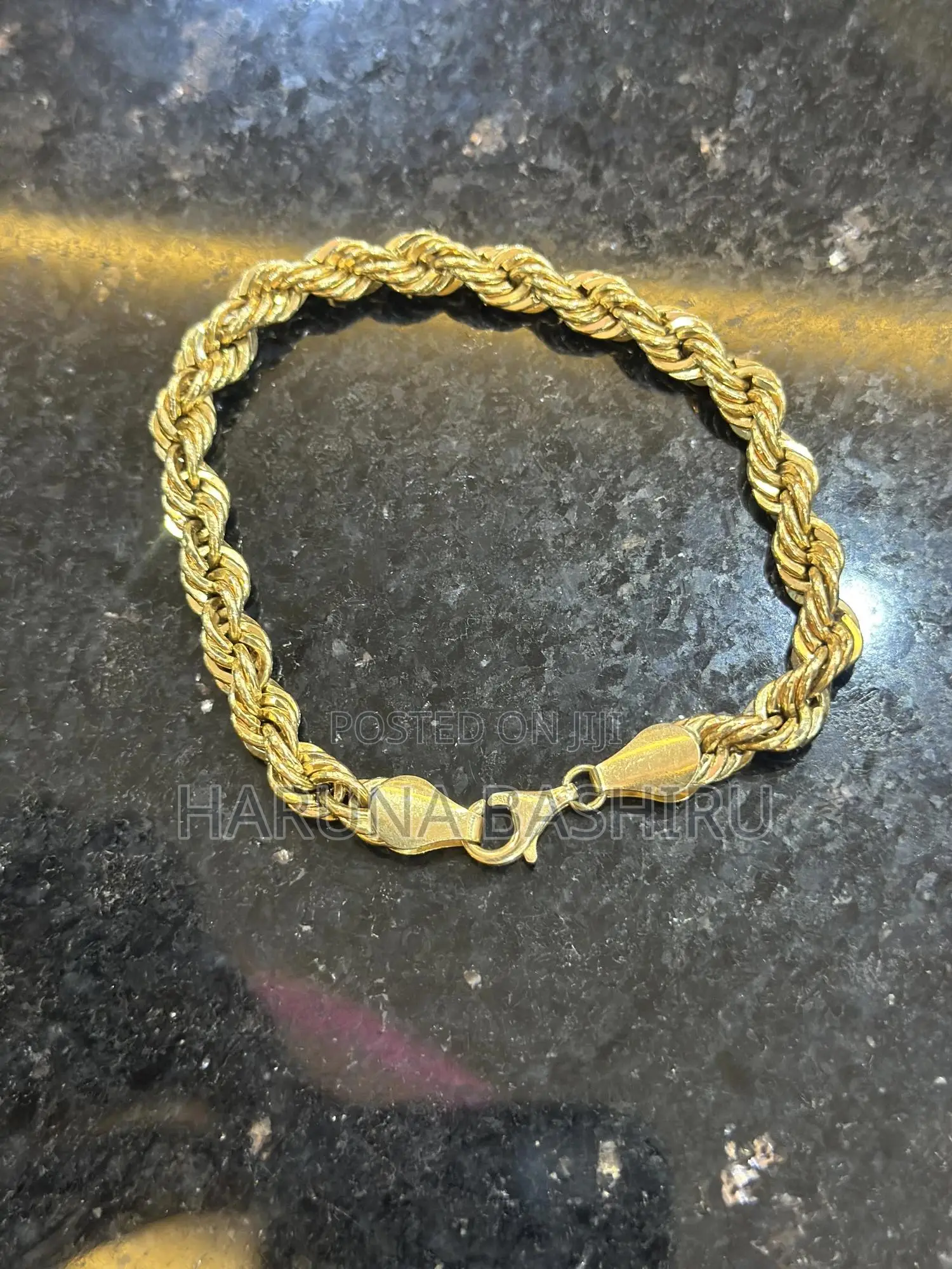 18 Karat Gold Twist Hand Chain