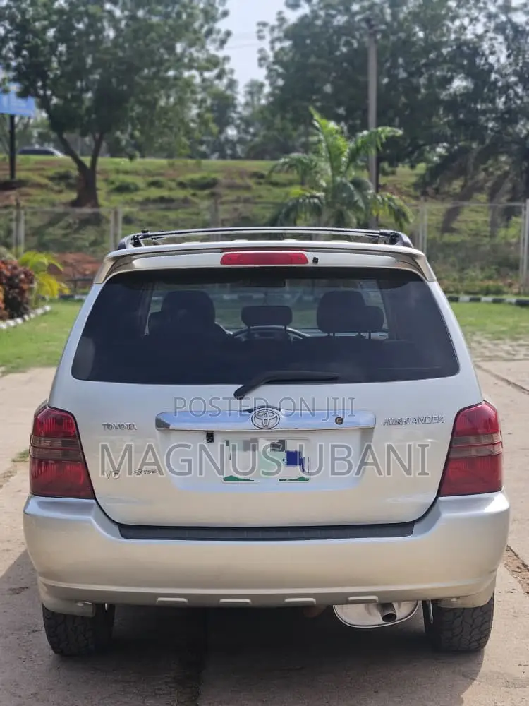 Toyota Highlander V6 AWD 2003 Gold