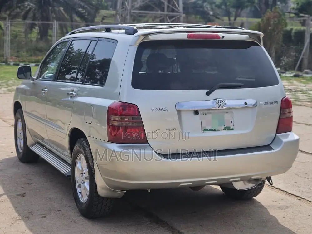 Toyota Highlander V6 AWD 2003 Gold