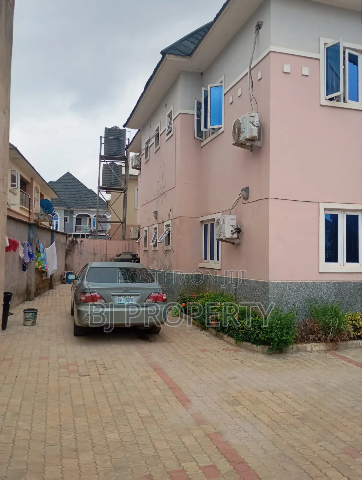 8bdrm Block of Flats in Hill View, Kubwa for sale