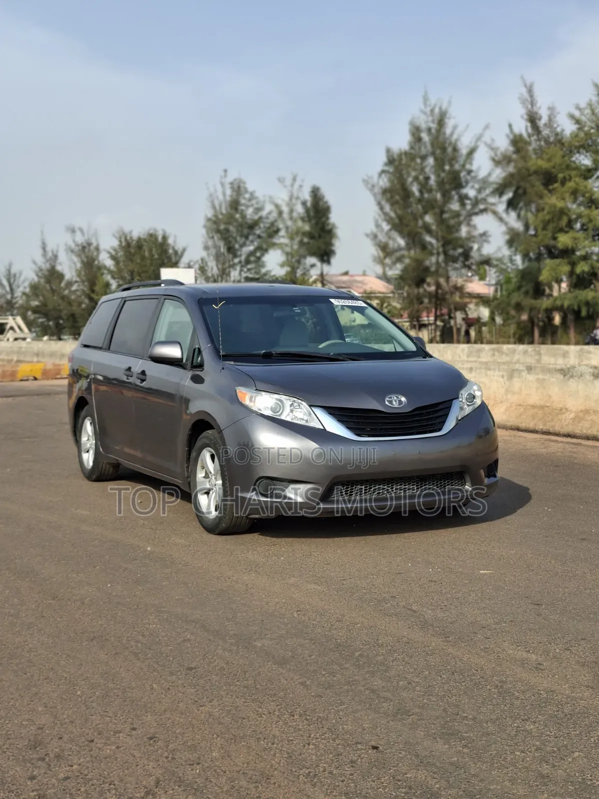 Toyota Sienna LE 7 Passenger 2011 Gray
