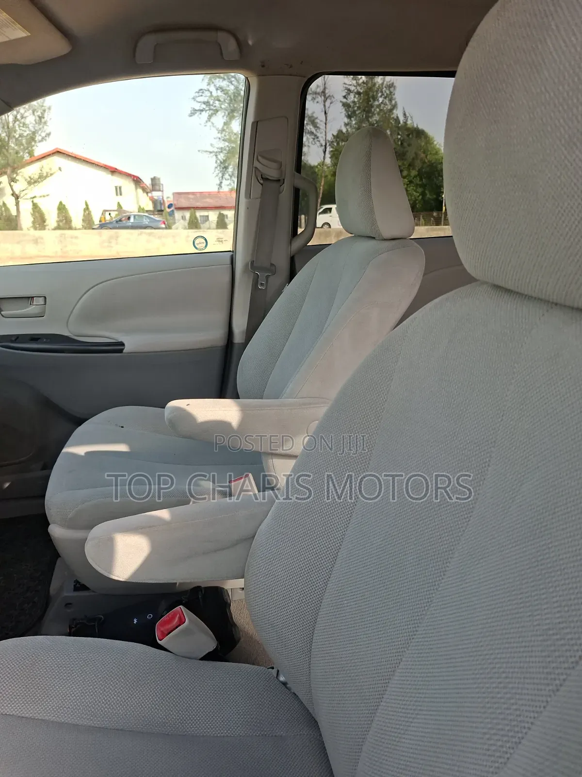 Toyota Sienna LE 7 Passenger 2011 Gray