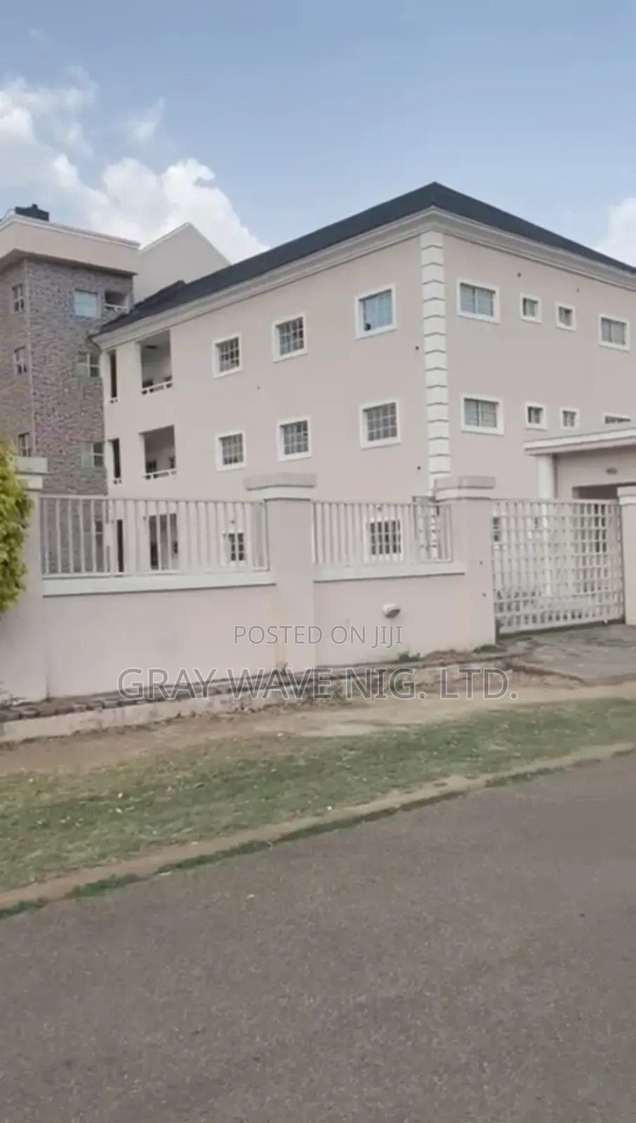 2bdrm Block of Flats in Katampe Extension for sale