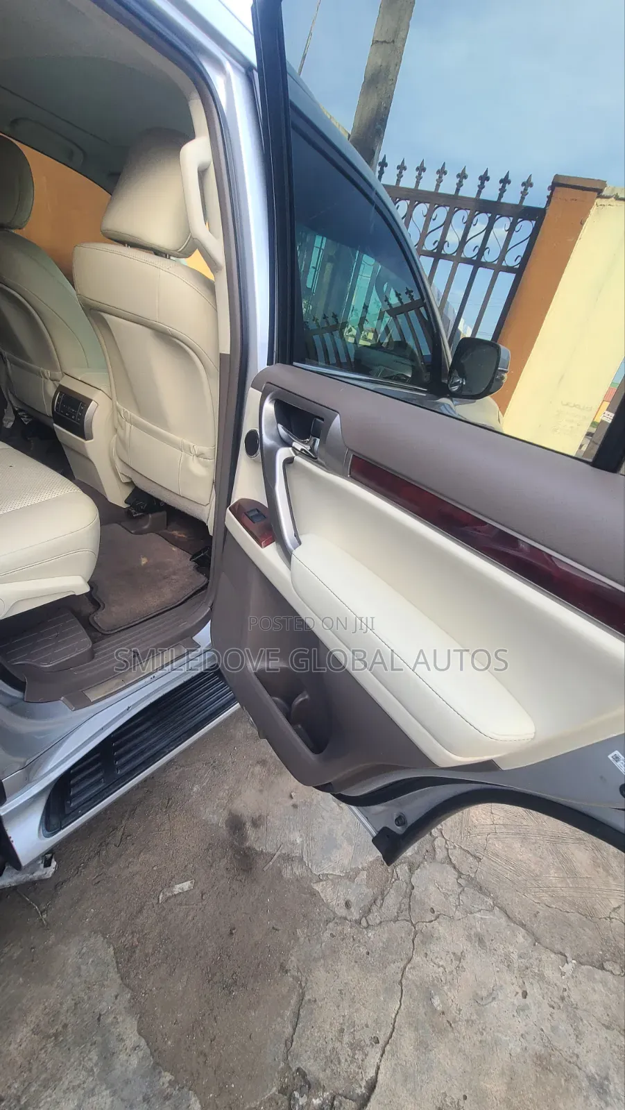 Lexus LX 570 2012 Silver