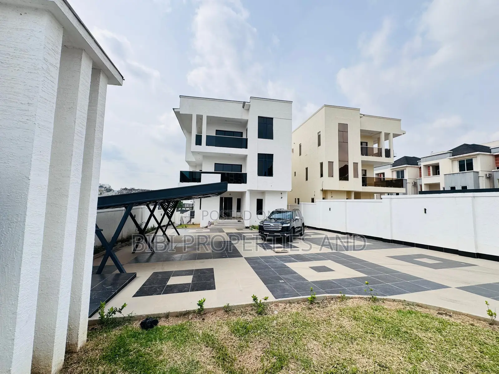 5bdrm Duplex in Guzape District for sale