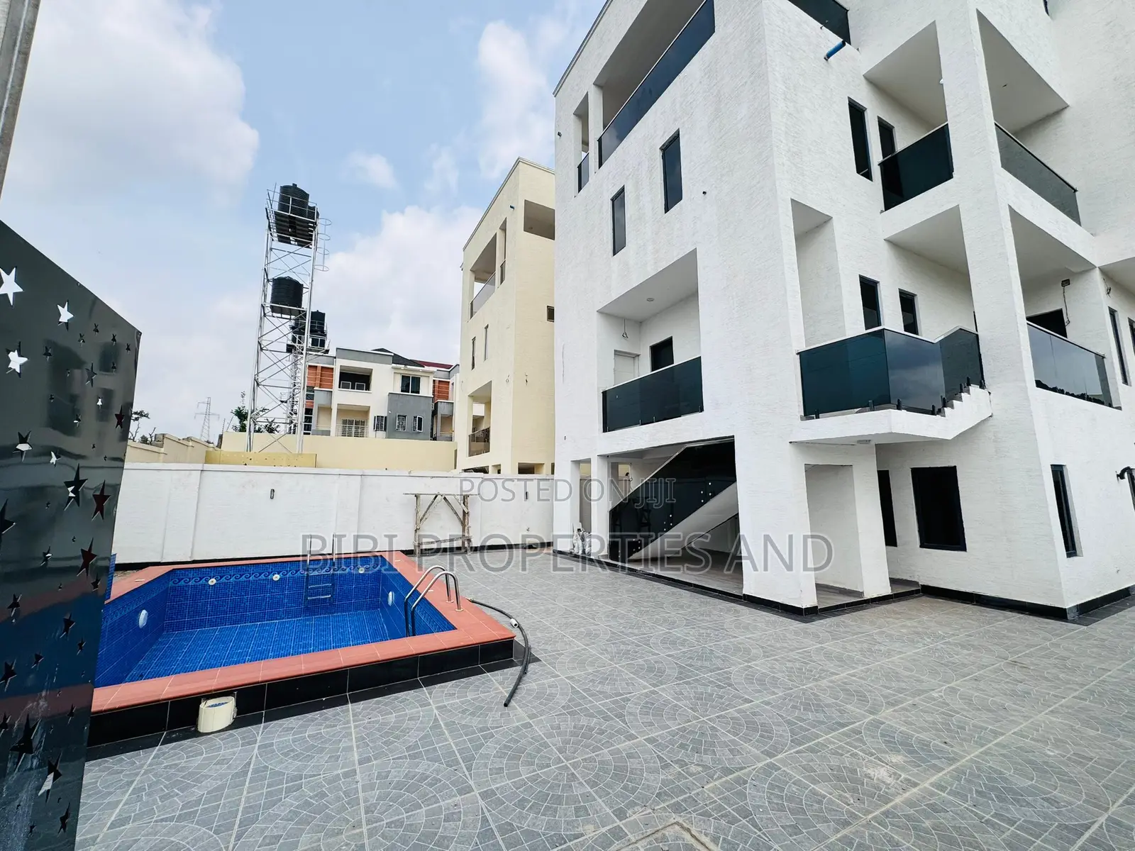 5bdrm Duplex in Guzape District for sale
