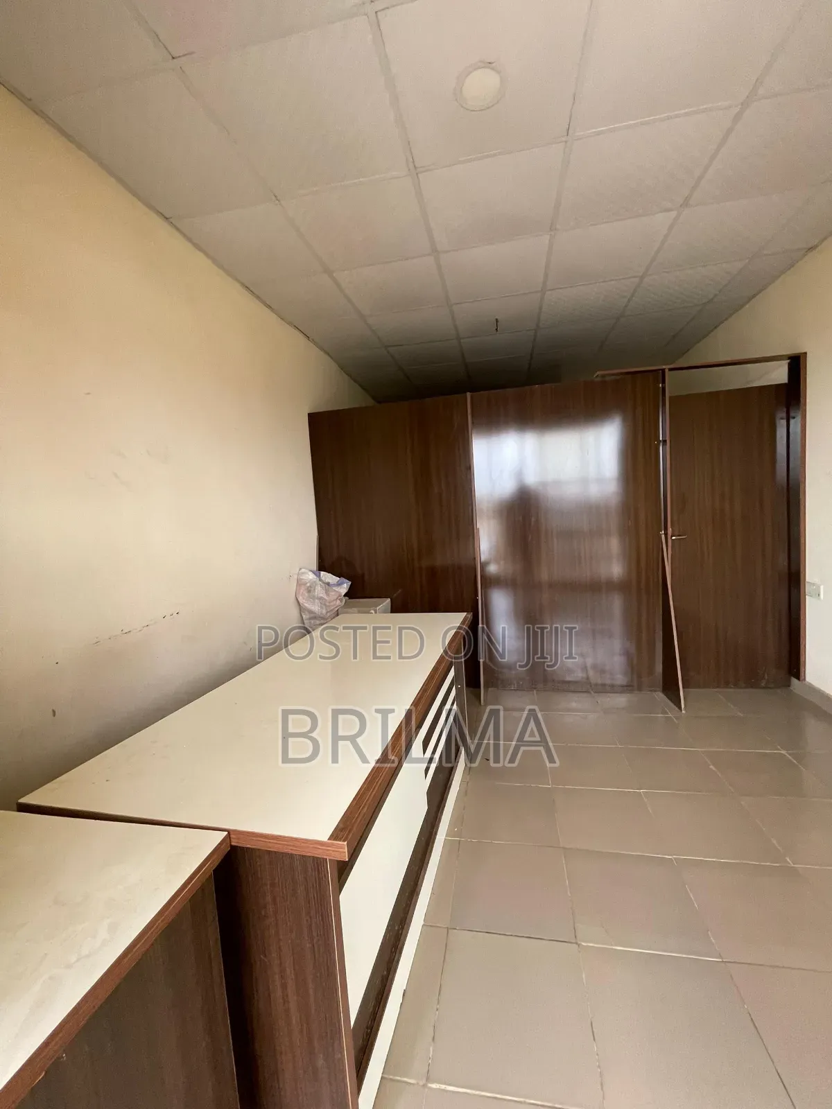 24sqm Shop and Office Space in Lugbe for Sale