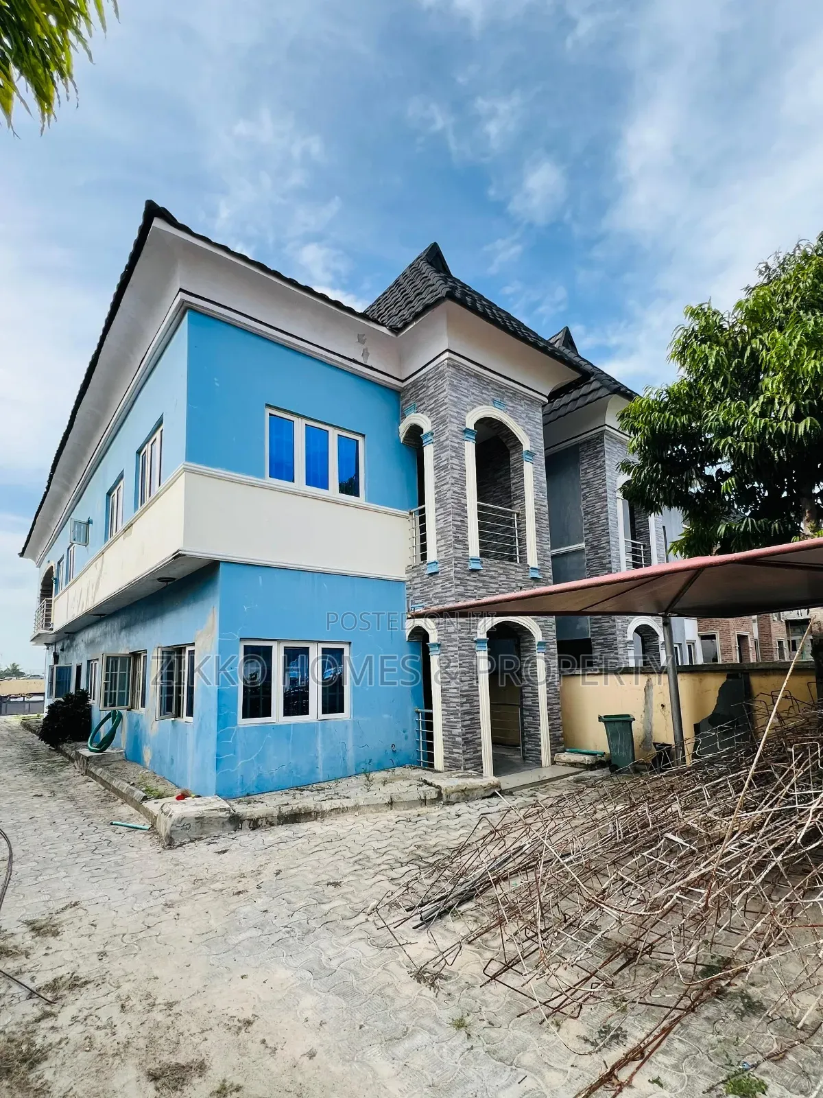 4bdrm Duplex in Coastal Road, Ogombo for sale