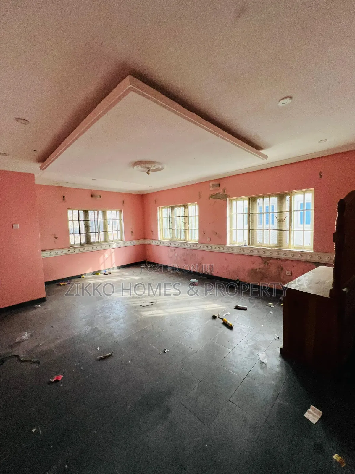 4bdrm Duplex in Coastal Road, Ogombo for sale