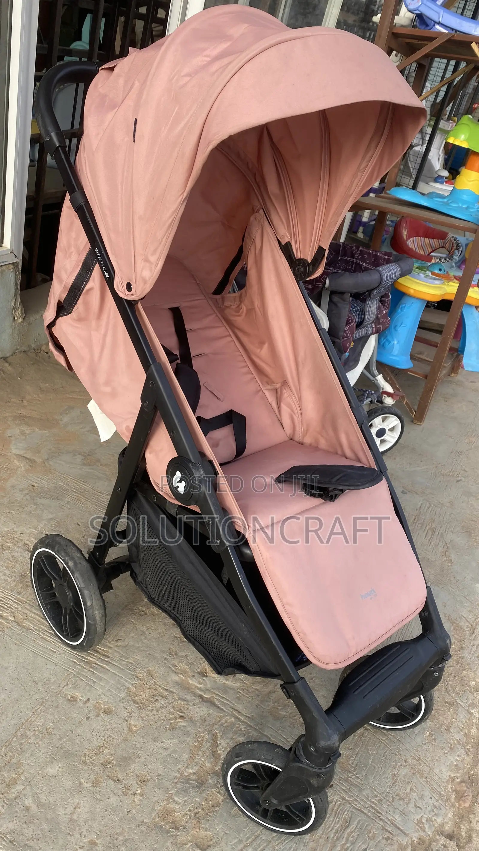 Clean and Adjustable Strollers