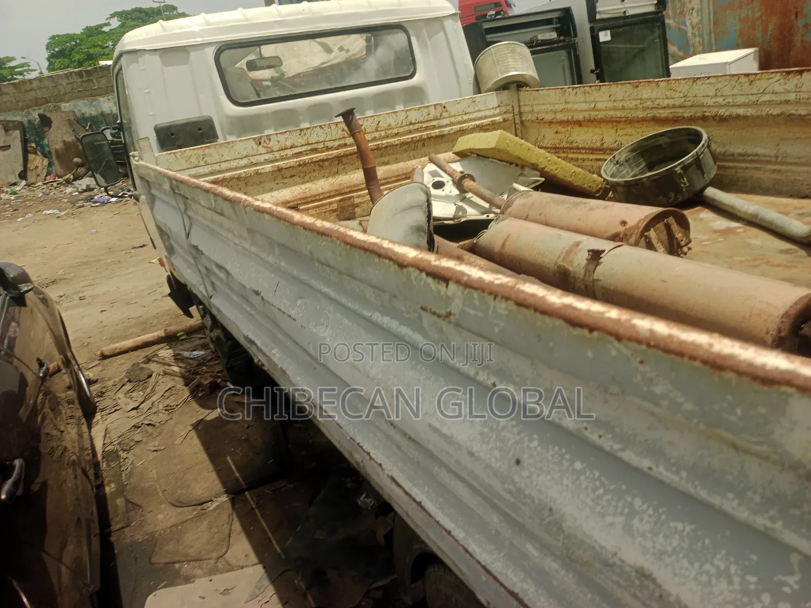 Mitsubishi Canter Tipper 2000 White