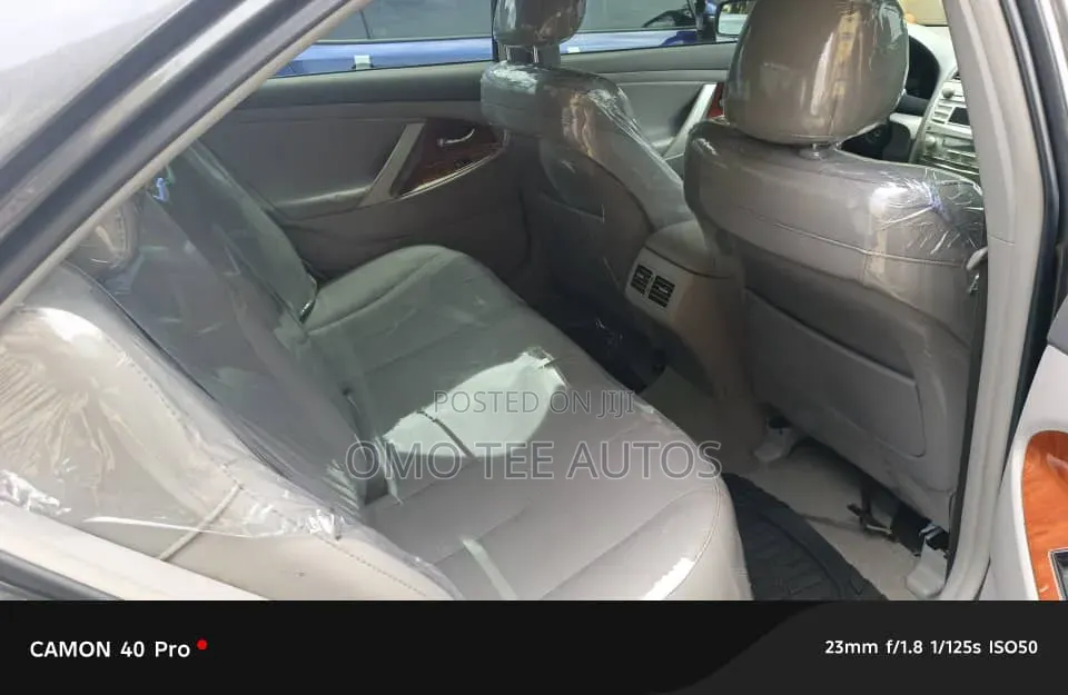 Toyota Camry XLE 4dr Sedan (2.5L 4cyl 6A) 2012 Gray