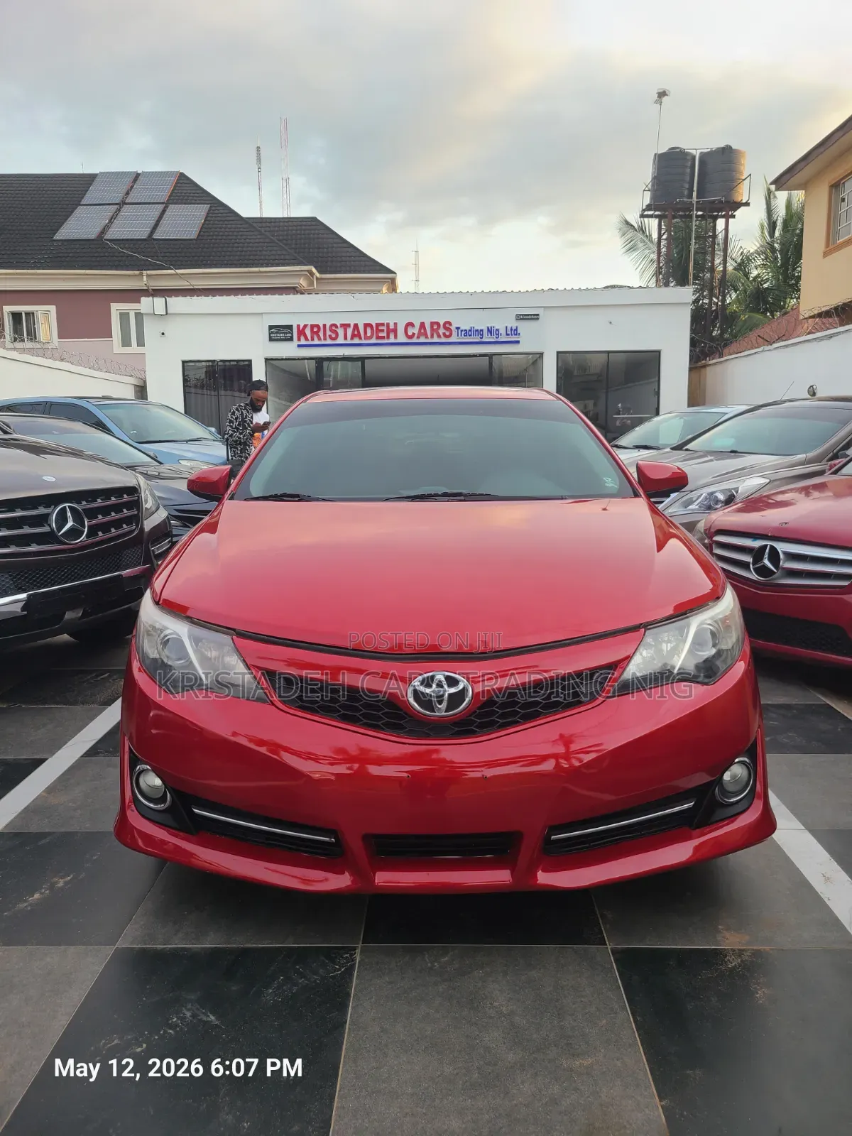 Toyota Camry SE 4dr Sedan (2.5L 4cyl 6A) 2013 Red