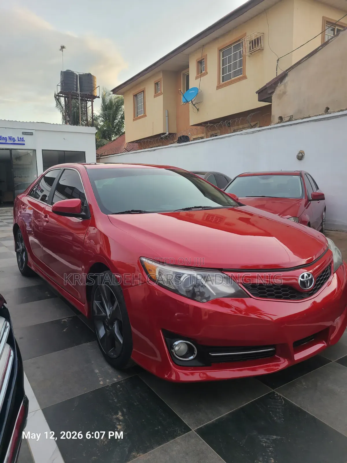 Toyota Camry SE 4dr Sedan (2.5L 4cyl 6A) 2013 Red