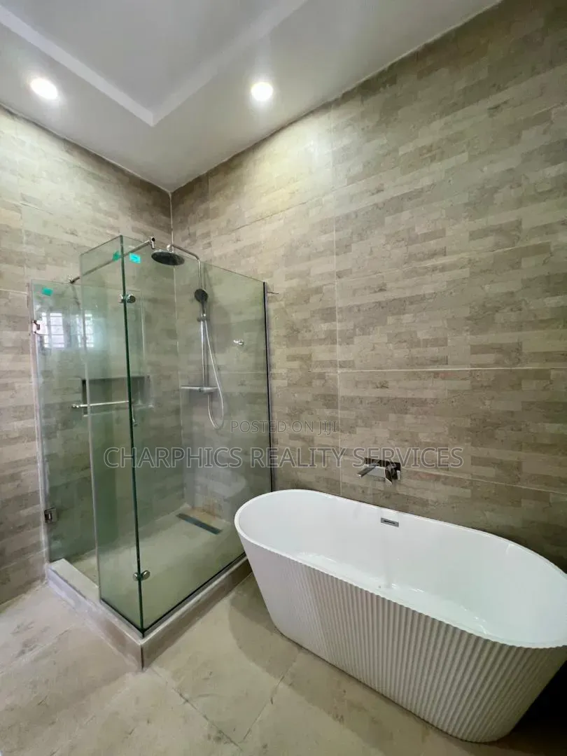 4bdrm Duplex in Off Lekki-Epe Expressway for sale