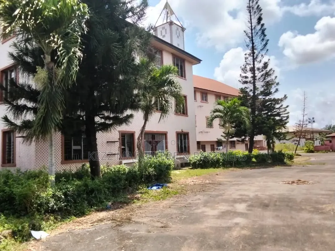 For Sale : Non Functional Const. Company Yard , Uyo, Akwa Ibom State