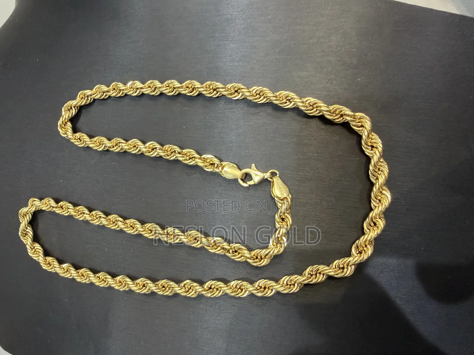 Pure Italy 750 Tested 18karat Twist Design