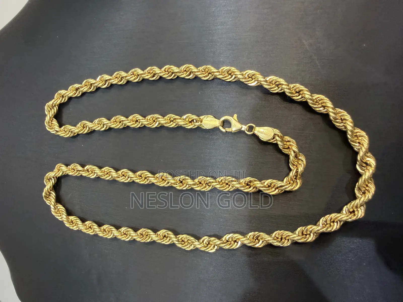 Pure Italy 750 Tested 18karat Twist Design