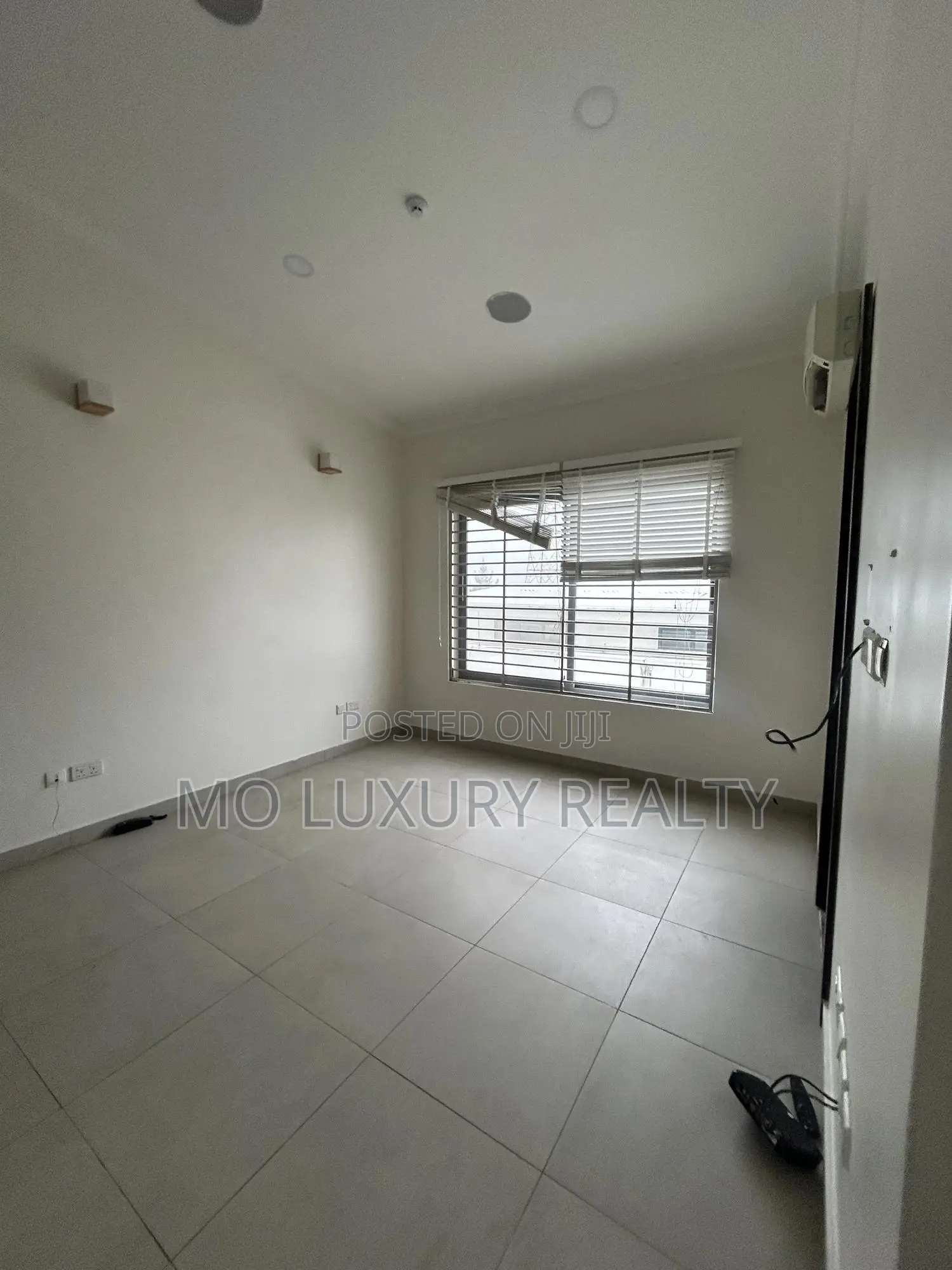 4bdrm Maisonette in Banana Island for rent