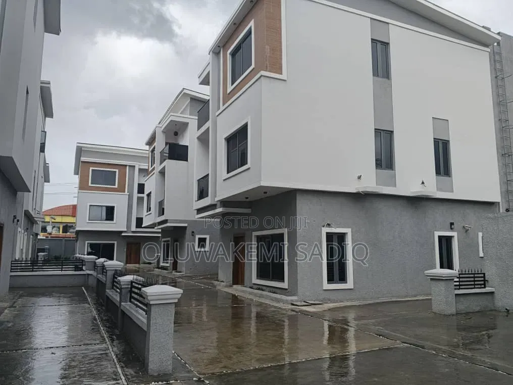 4bdrm Duplex in Shonibare Estate for rent