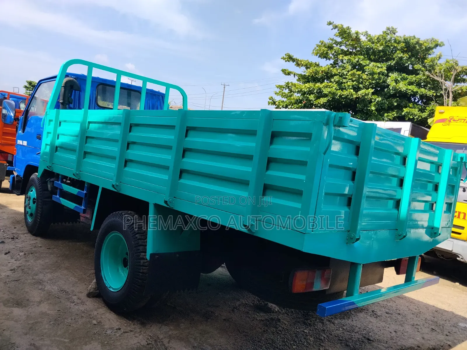 Toyota Dyna Six Tires Petrol Engine