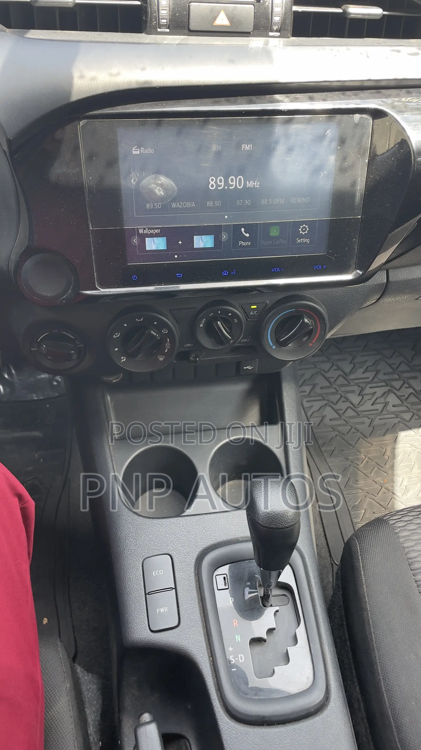 Toyota Hilux 2024 White
