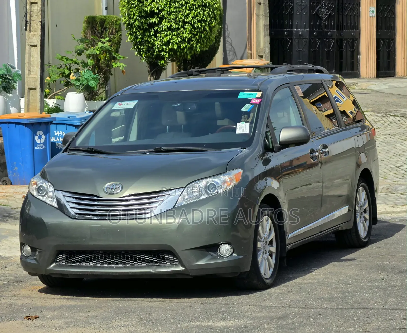 Toyota Sienna Limited 7 Passenger 2011 Gray
