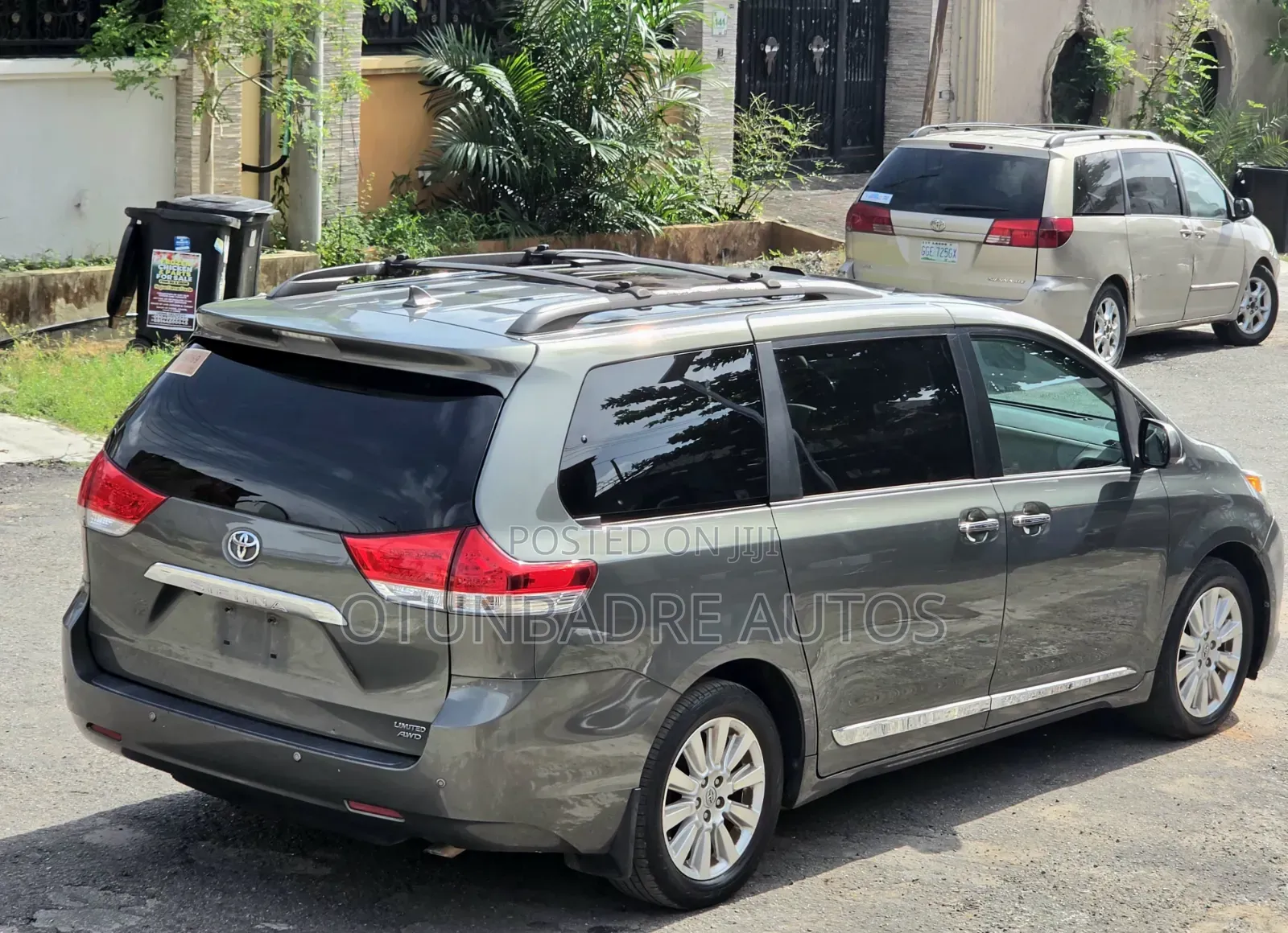 Toyota Sienna Limited 7 Passenger 2011 Gray