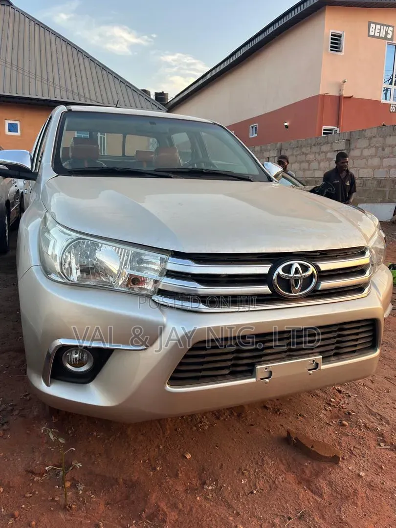 Toyota Hilux 2.0 VVT-i SRX 2012 Gray