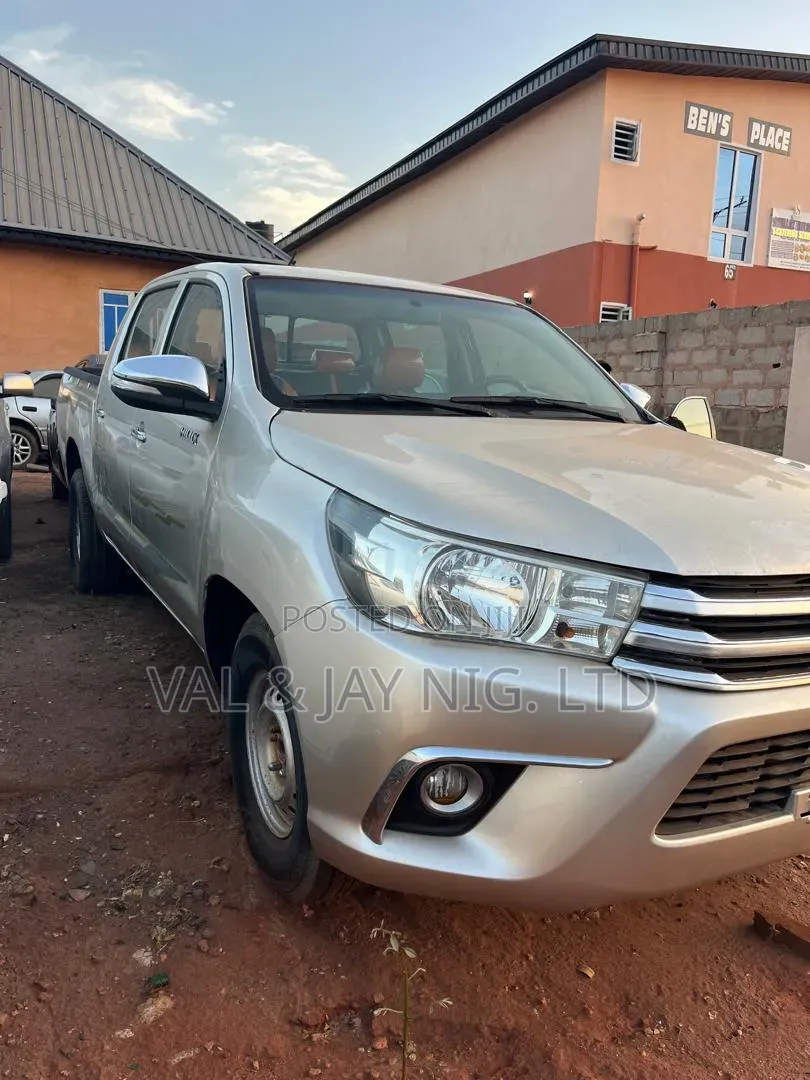 Toyota Hilux 2.0 VVT-i SRX 2012 Gray